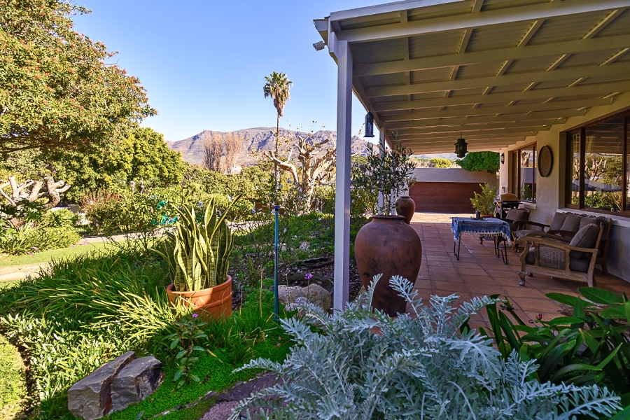 5 Bedroom Property for Sale in Constantia Western Cape